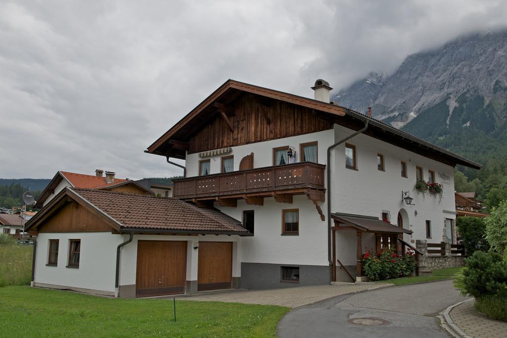 Holzschnitzers Appartements Ehrwald Eksteriør billede